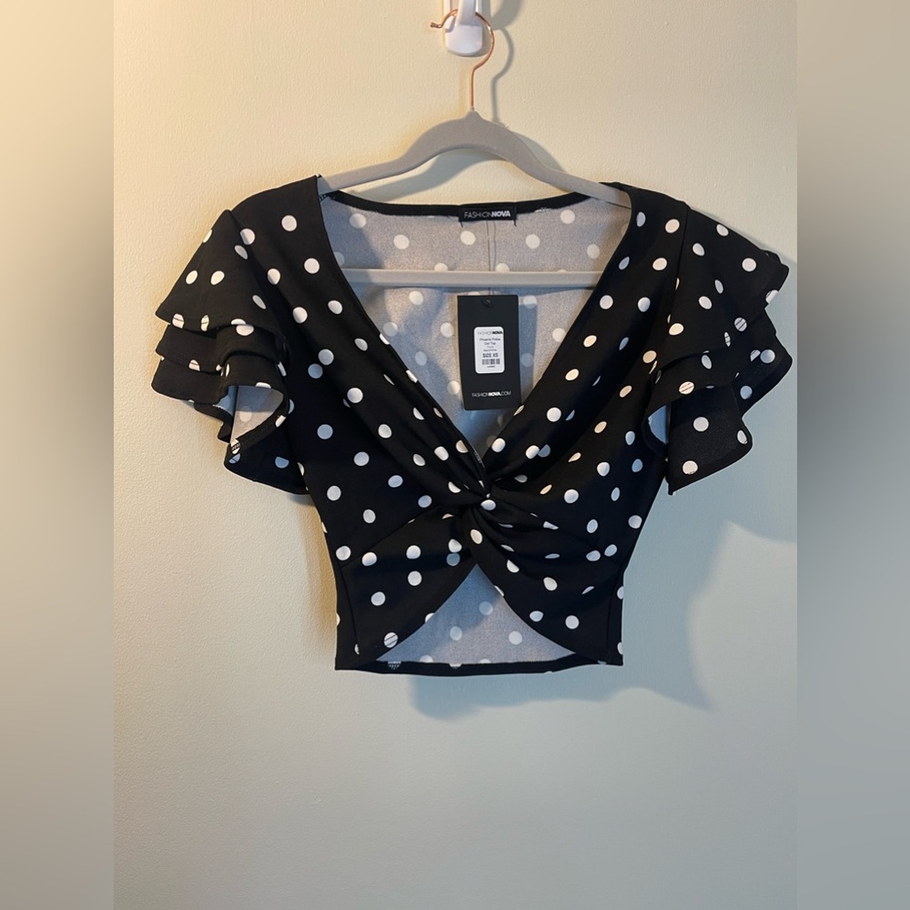 NWT POLKA DOT BLOUSE WITH RUFFLE SLEEVES